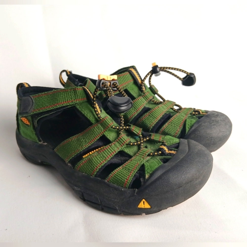 KEEN Kid Sandals Size 2 Unisex Green With Yellow Details Velcro Closure